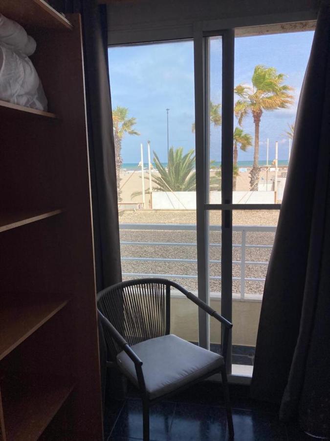 Malvarrosa Beach Rooms Valenza Esterno foto