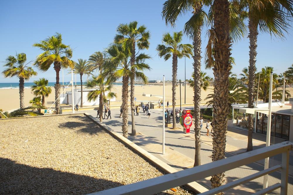 Malvarrosa Beach Rooms Valenza Esterno foto