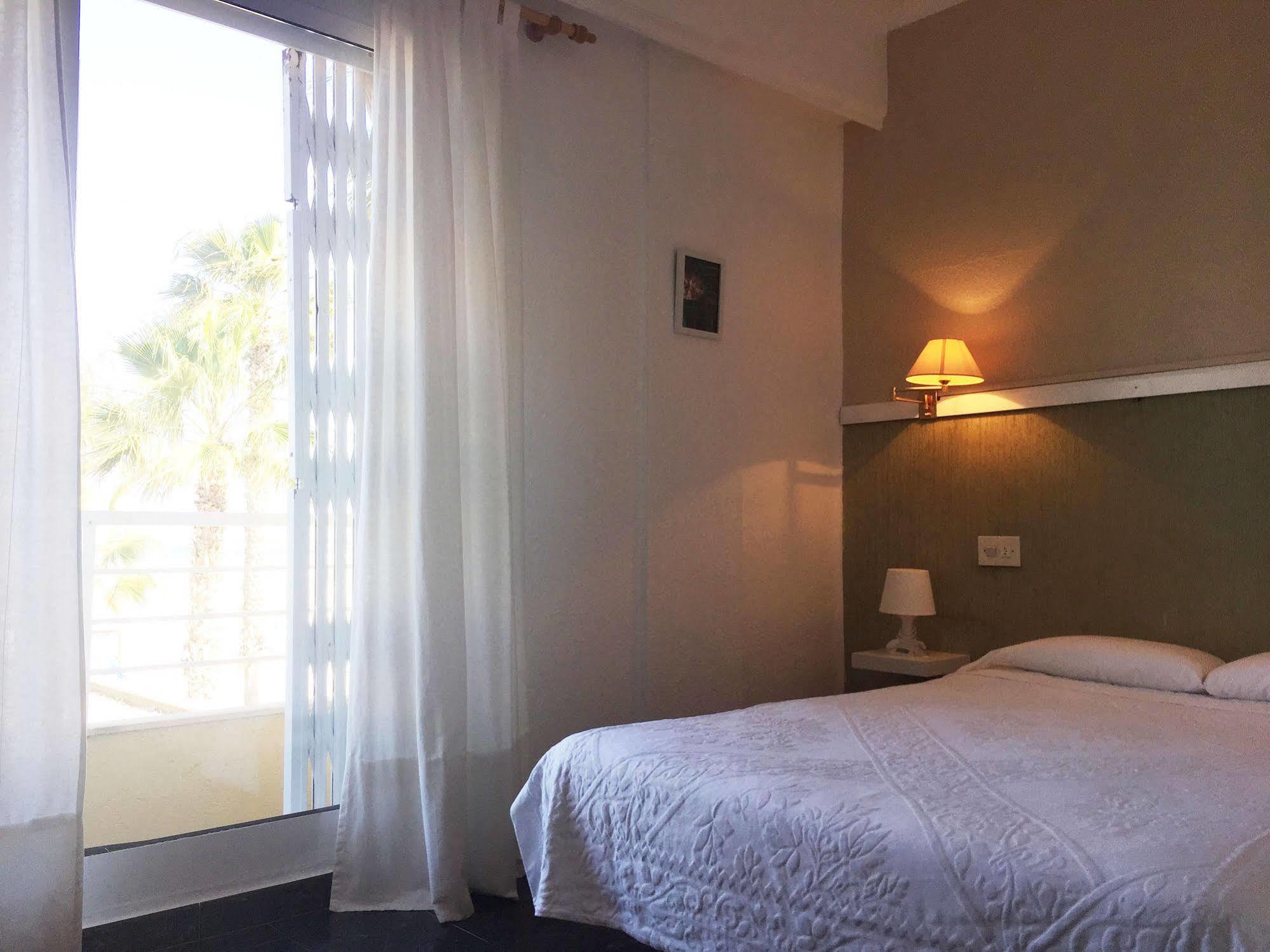 Malvarrosa Beach Rooms Valenza Esterno foto
